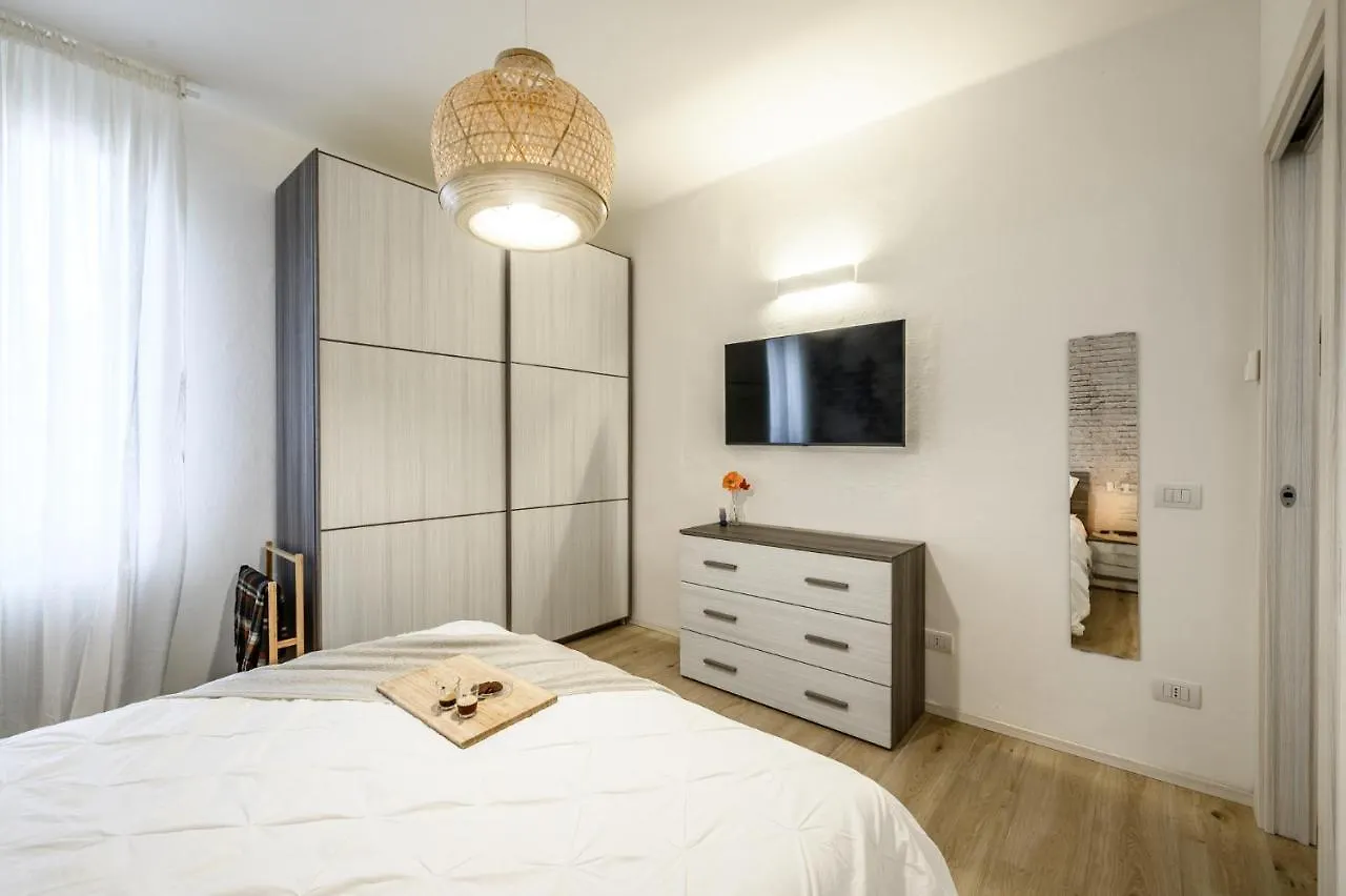 Nella Corte Del Mulino, 1 Passo Dal Centro Con Parcheggio Modena Apartment