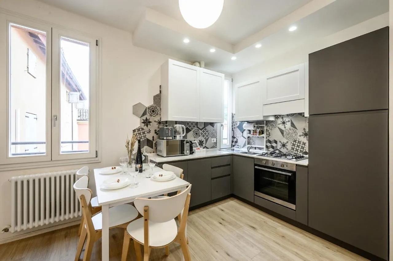 Nella Corte Del Mulino, 1 Passo Dal Centro Con Parcheggio Modena Apartment
