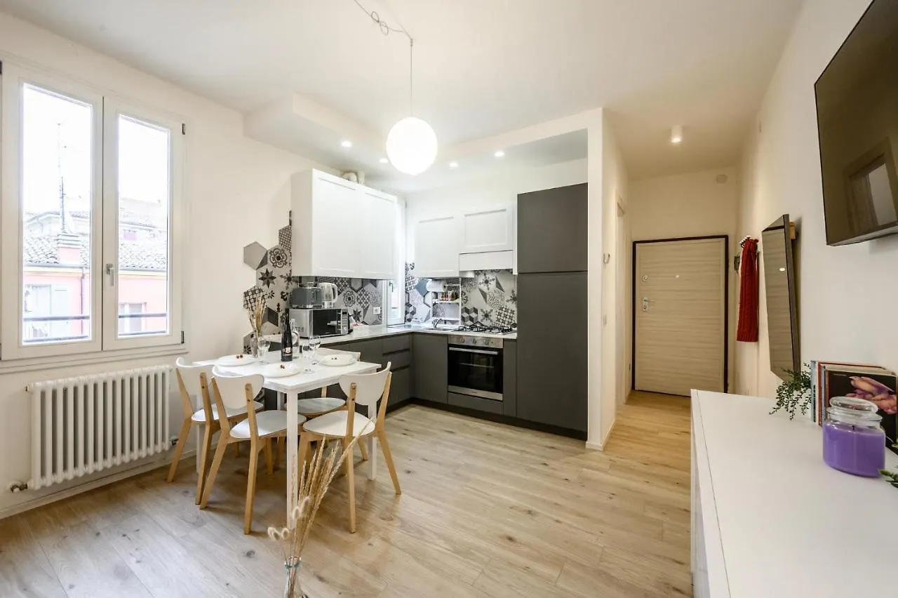 Nella Corte Del Mulino, 1 Passo Dal Centro Con Parcheggio Modena Apartment